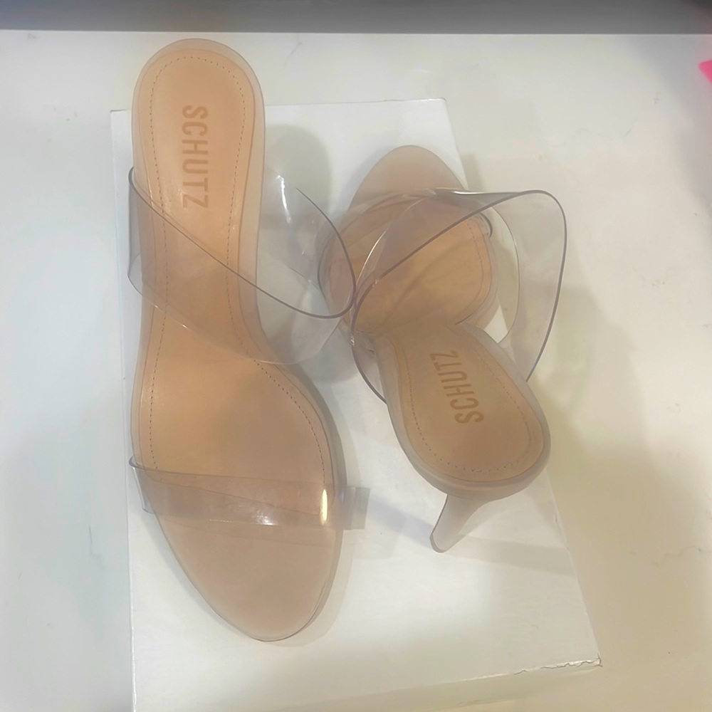 Brand New Hot for hot girl summer ☀️ Schutz Ariella Sandal 👡 Great discount!